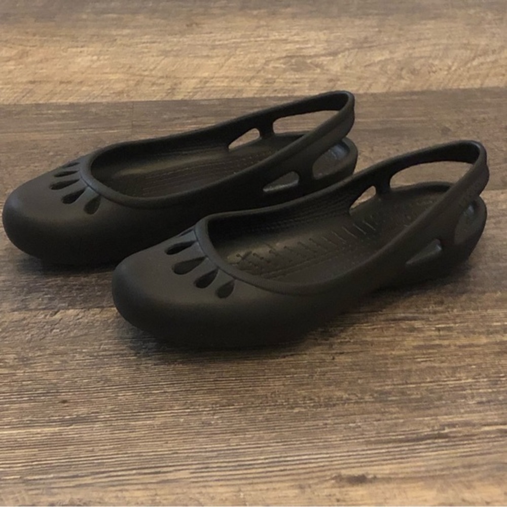 Crocs Kids Girl Flats Size 4 Black EUC